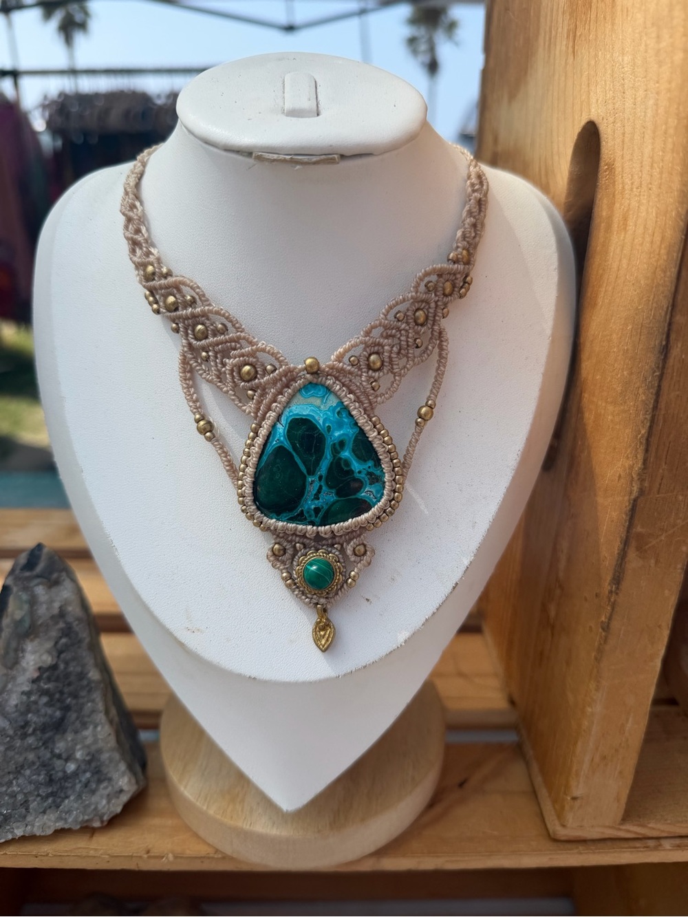 Handcrafted Beige Macramé Necklace with Stone Pendant Venice Beach by Serenella